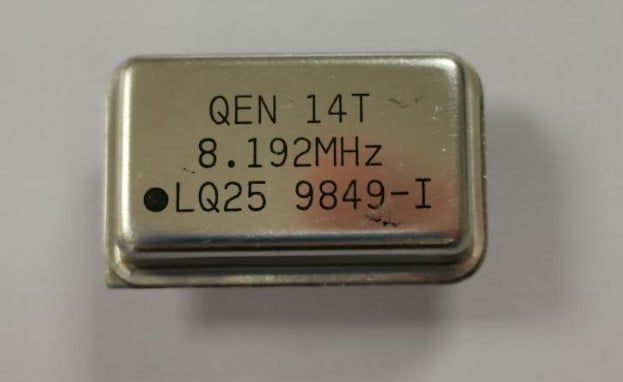 QEN14T-LQ25-8.192M - Oscillateur à quartz Dip14 8.192MHZ