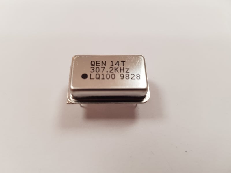 QEN14T-LQ100-307.2KHZ - Oscillateur à quartz 307.2KHZ DIP14
