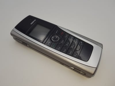 NOKIA 9500 COMMUNICATOR TELEPHONE GSM DEBLOQUE AVEC CLAVIER AZERTY