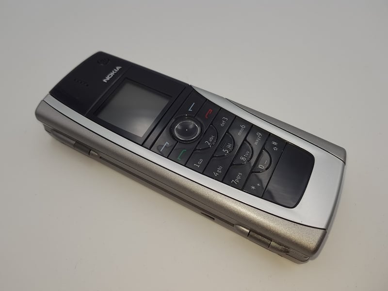 NOKIA 9500 COMMUNICATOR TELEPHONE GSM DEBLOQUE AVEC CLAVIER AZERTY