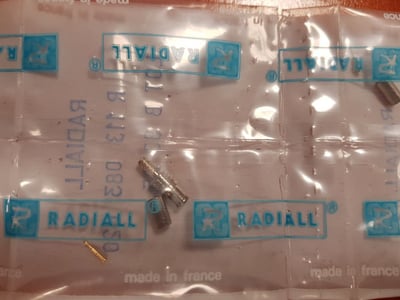 R113083020 - CONNECTEUR RADIALL