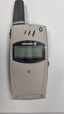 Téléphone vintage T28s Sony Ericsson à clapet - Beige - débloqué