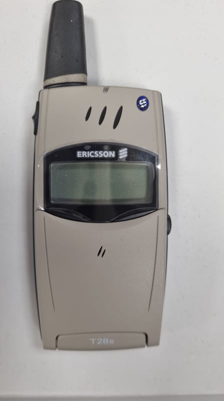 Téléphone vintage T28s Sony Ericsson à clapet - Beige - débloqué