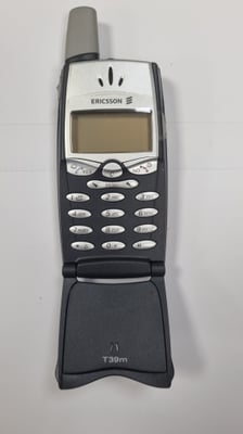T39m Sony Ericsson téléphone vintage à clapet - gris - débloqué