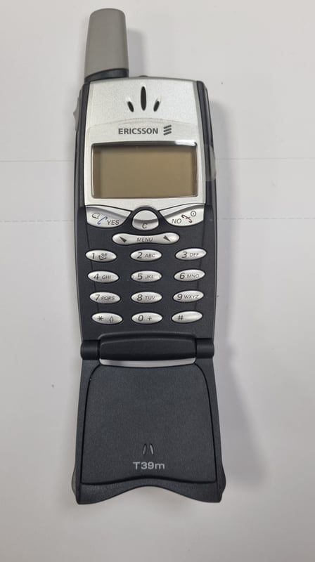 T39m Sony Ericsson téléphone vintage à clapet - gris - débloqué