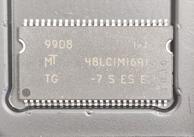 MT48LC1M16A1 -