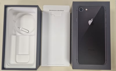 Empty original box for IPhone 8 - 64Go space grey