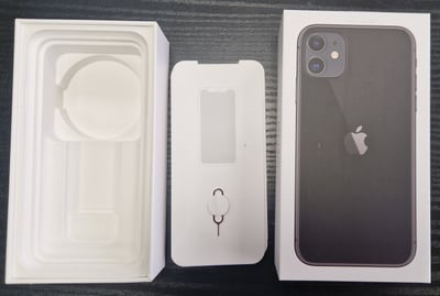 Iphone 11 Black 64Go empty original box