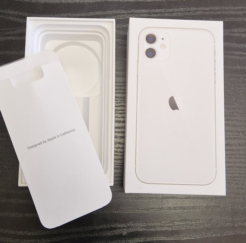 Iphone 11 White 64Go empty original box