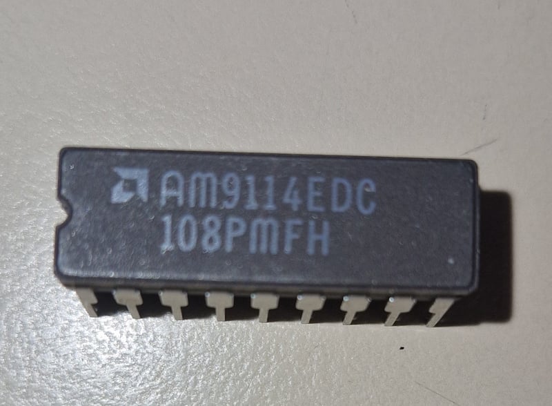 AM9114EDC - 1024 × 4-bit static RAM – Ceramic DIP-18