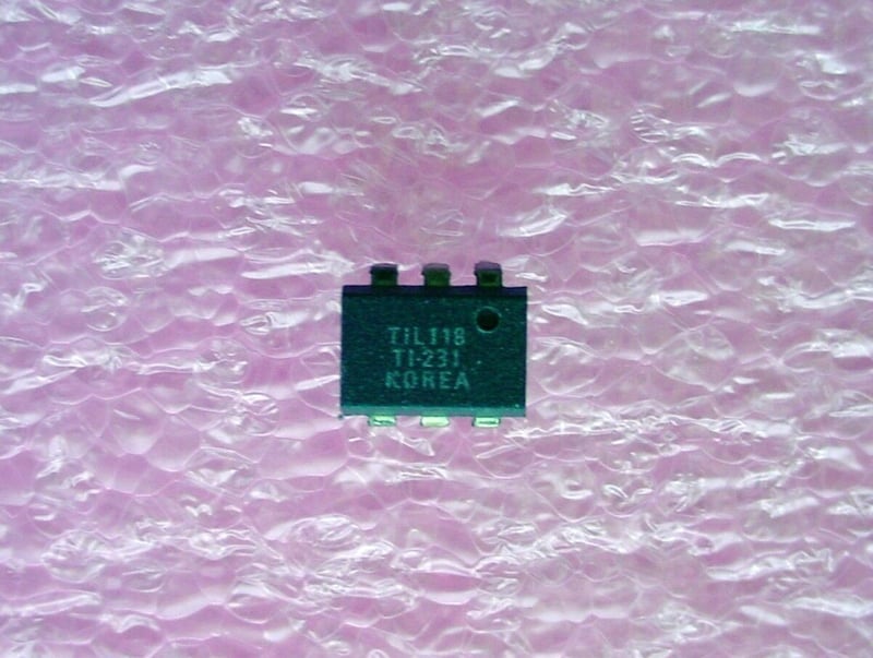 TIL118 - OPTOCOUPLEURS DE SORTIE DE TRANSISTOR