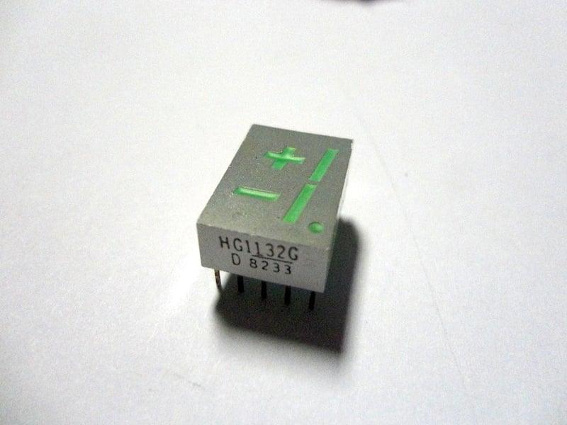 HG1132G - AFFICHEUR LED +/-1 SEGMENT VERT